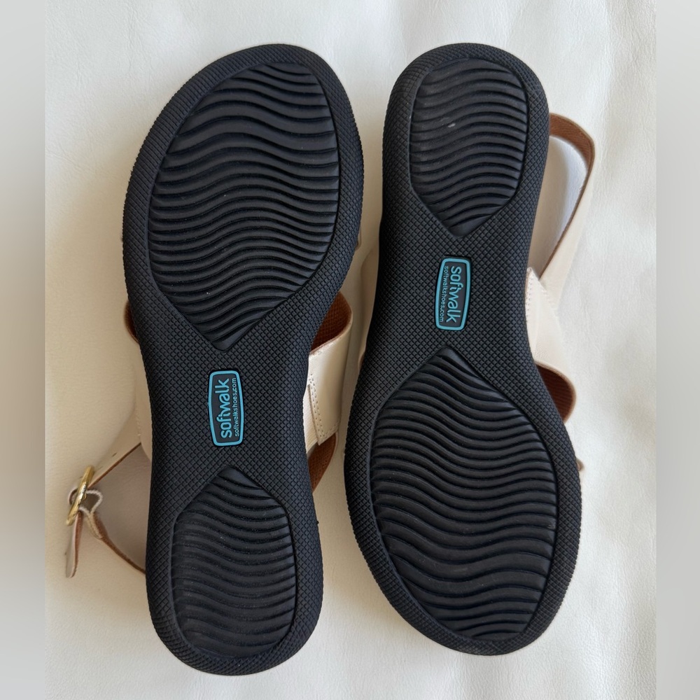 NWOT. Never worn. Comfort!!!